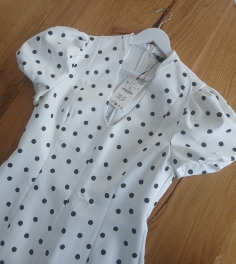 Sukienka ZARA w grochy rozmiar M